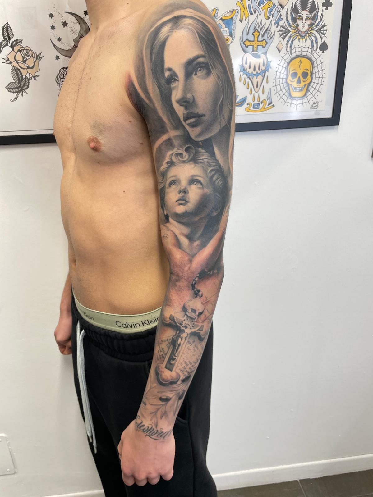 Tatuaggio Emanuele Giorgi Black Swan Tattoo Rimini