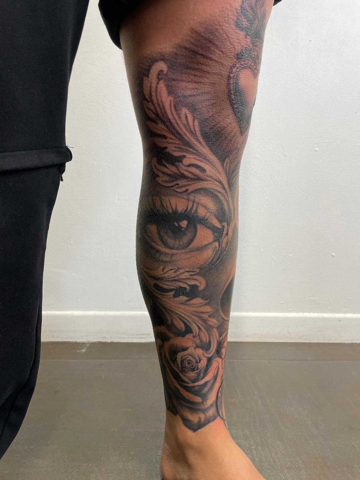 Tatuaggio Emanuele Giorgi Black Swan Tattoo Rimini